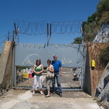 Brána u vstupu do zakázané oblasti pod nejvyšším místem